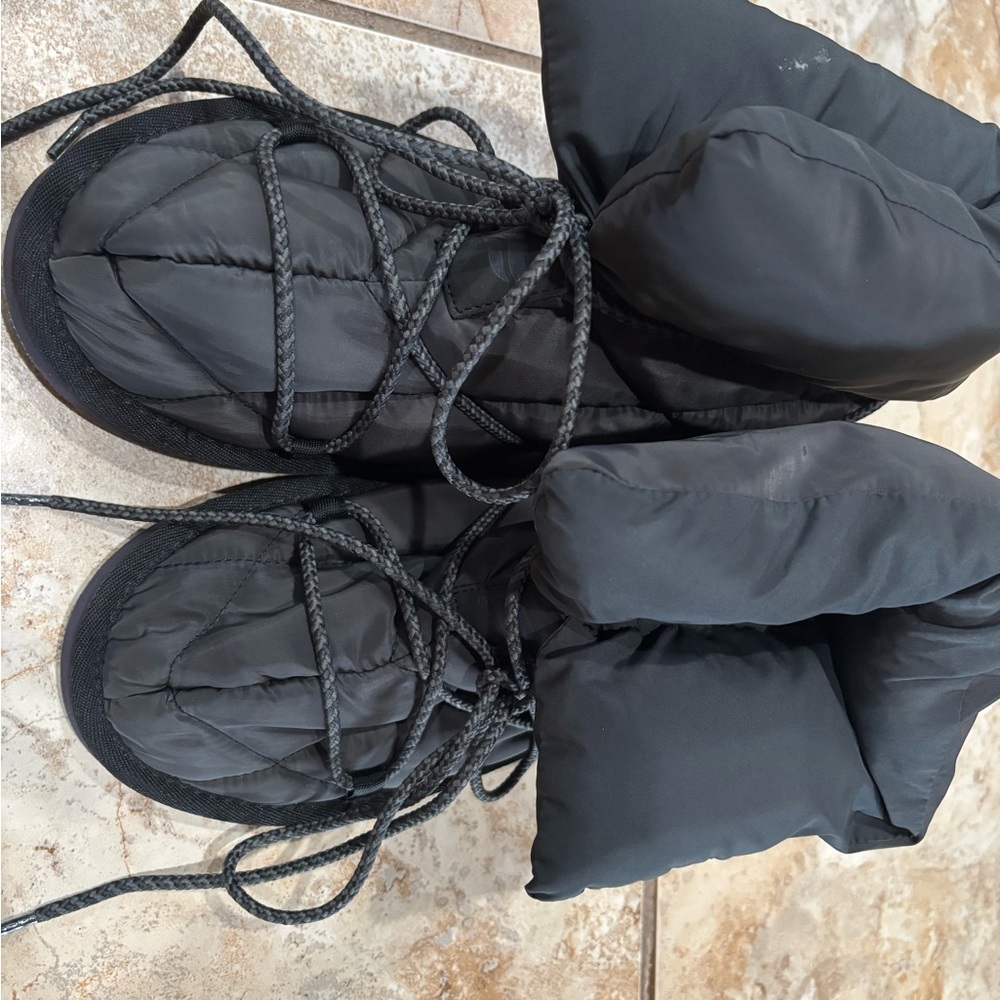 Fabletics Women's Quilted Black Boots - Picture 2 of 4